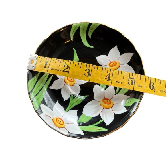 Tuscan Tea Cup & Saucer Set Black w White Daffodils Fine Bone China England EUC - Picture 8 of 10